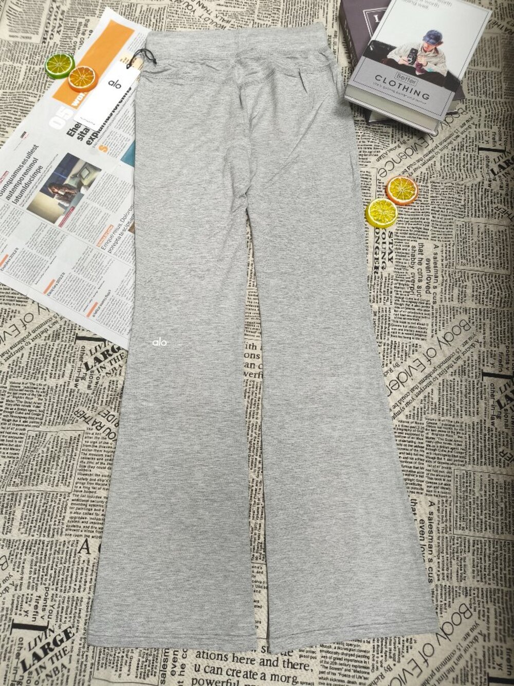 Soft Alo Yoga Sway Bootcut Sweatpant🧘🏻Athletic Heather Grey Cute Clean🔥S-M - Picture 3 of 7
